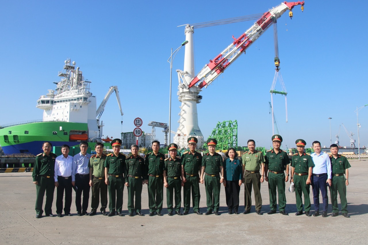 Phó Chủ tịch Quốc hội, Thượng tướng Trần Quang Phương khảo sát thực tế tại Tổng công ty Ba Son ảnh 10 Phó Chủ tịch Quốc hội, Thượng tướng Trần Quang Phương khảo sát thực tế tại Tổng Công ty Ba Son