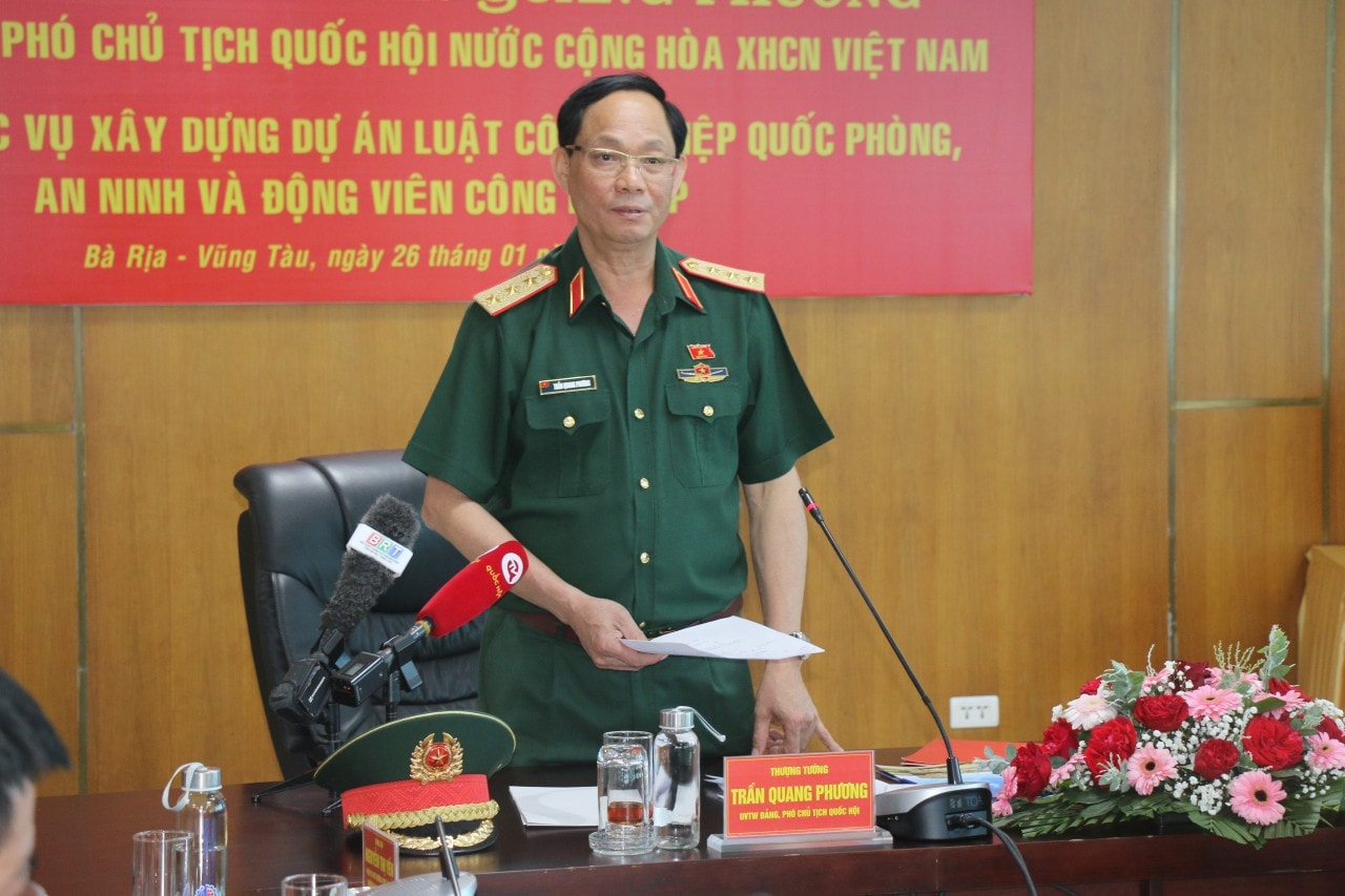 Phó Chủ tịch Quốc hội, Thượng tướng Trần Quang Phương khảo sát thực tế tại Tổng công ty Ba Son ảnh 2 Phó Chủ tịch Quốc hội, Thượng tướng Trần Quang Phương khảo sát thực tế tại Tổng Công ty Ba Son