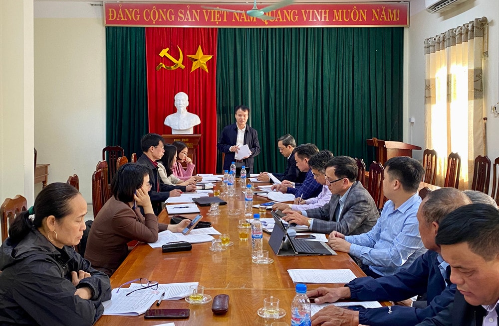 Ban Pháp chế HĐND tỉnh Bắc Giang khảo sát, lấy ý kiến về dự thảo Nghị quyết quy định một số nội dung liên quan đến người hoạt động không chuyên trách cấp xã và thôn, tổ dân phố - ẢNH HẰNG NGA