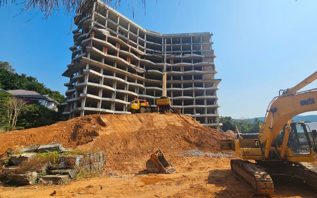 TP Phú Quốc: Khách sạn 12 tầng xây trái, chủ công trình bắt đầu tháo dỡ