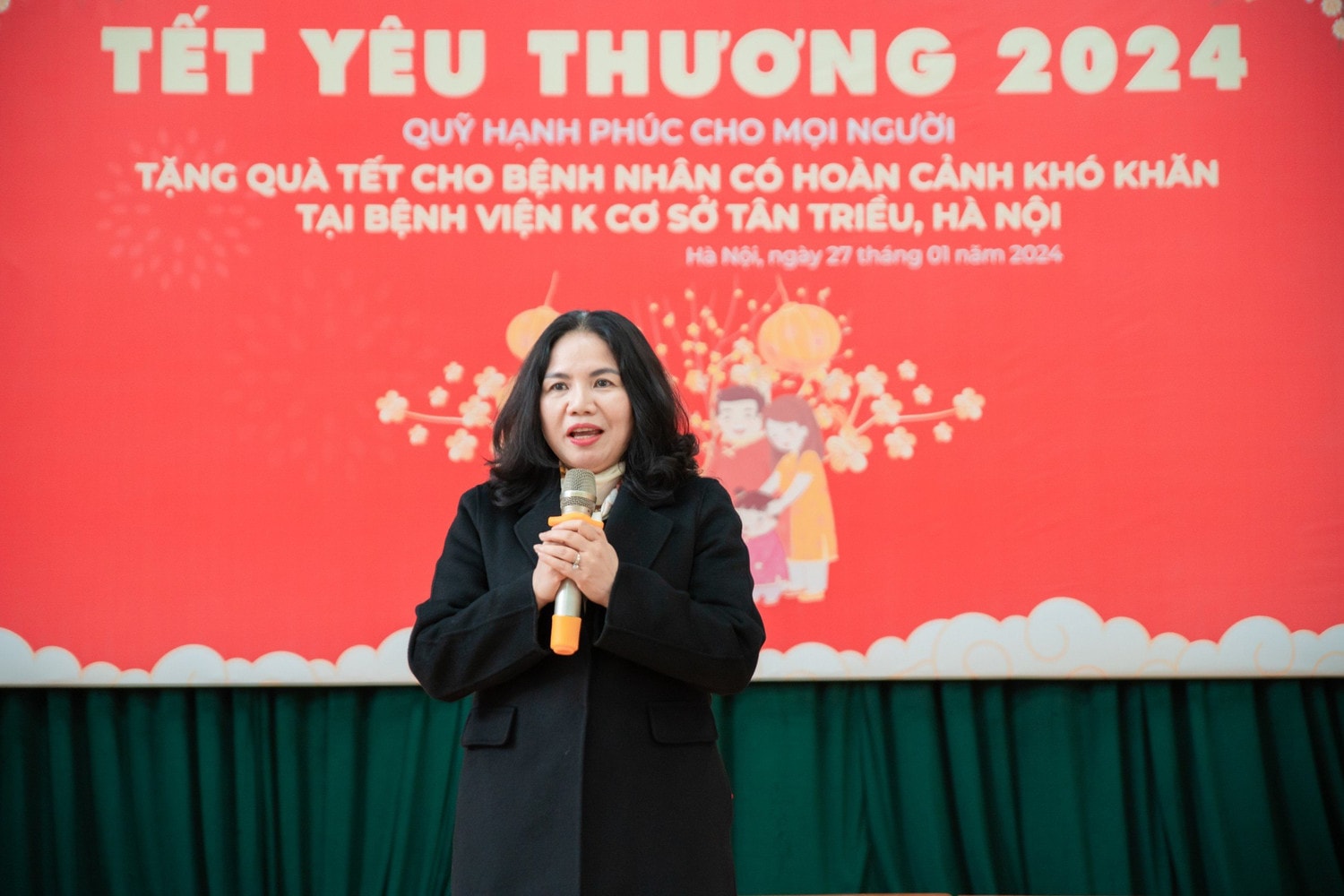 Quỹ “Hạnh phúc cho mọi người” trao 200 suất quà tặng bệnh nhân ung thư tại Bệnh viện K -0