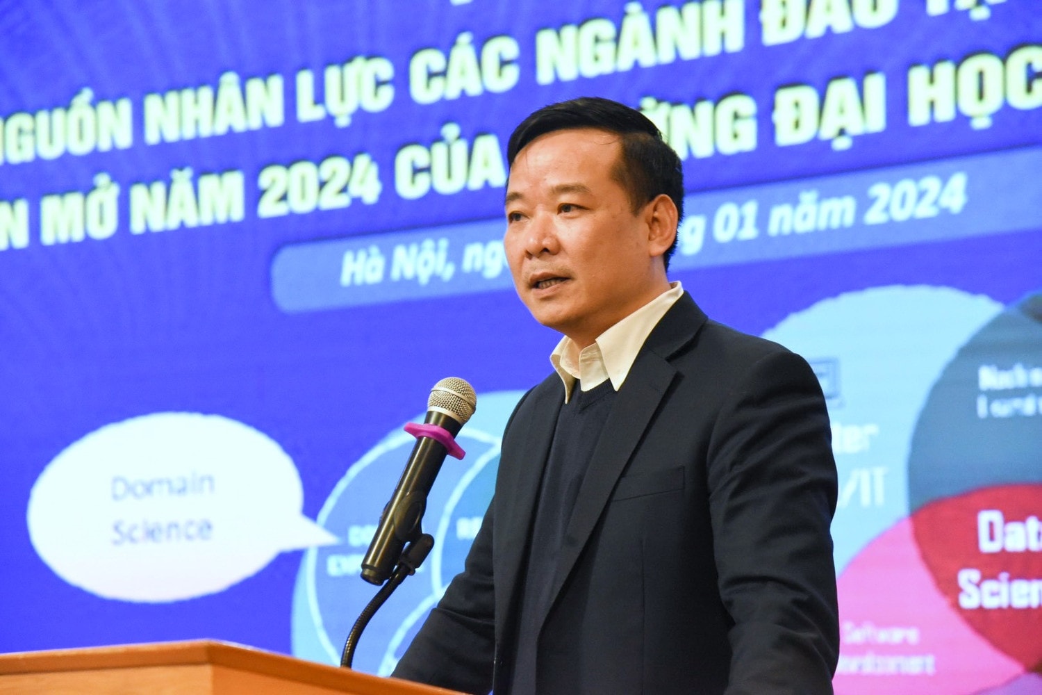 Trường Đại học Kinh tế Quốc dân tham khảo ý kiến chuyên gia, nhà khoa học về chương trình đào tạo ngành mới -0