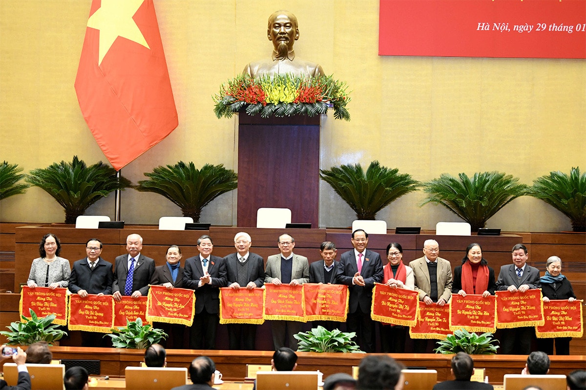 Chủ tịch Quốc hội Vương Đình Huệ: Không được phép dừng lại, phải tiếp tục tìm tòi, đổi mới và thích ứng để hoàn thành trọng trách của Quốc hội -4