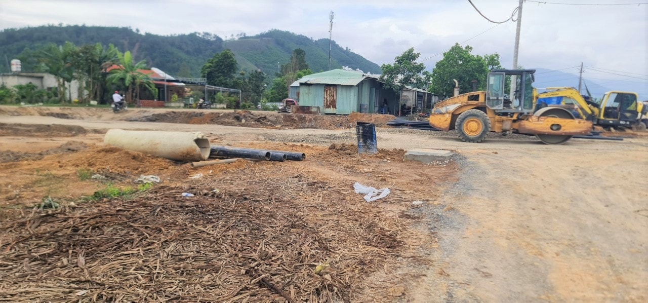 Chưa áp giá đền bù, đã tự ý san ủi đất dân, làm hạ tầng khu tái định cư -0