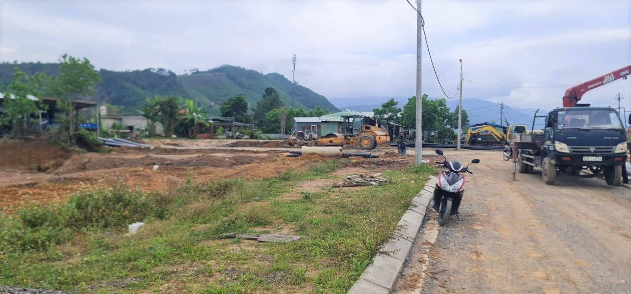 Chưa áp giá đền bù, đã tự ý san ủi đất dân, làm hạ tầng khu tái định cư -0