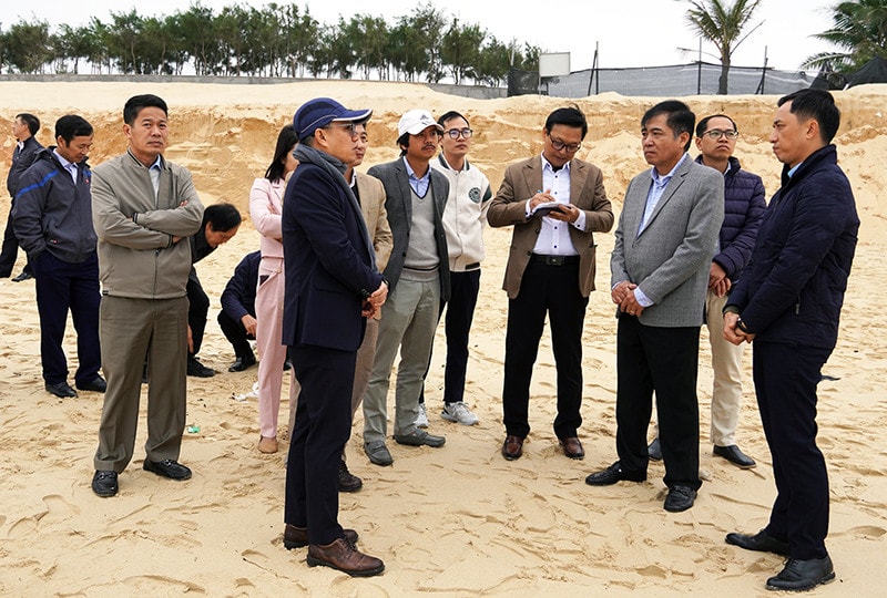 Quảng Bình: Tìm giải pháp khắc phục tình trạng xói lở tại bãi biển Bảo Ninh -0