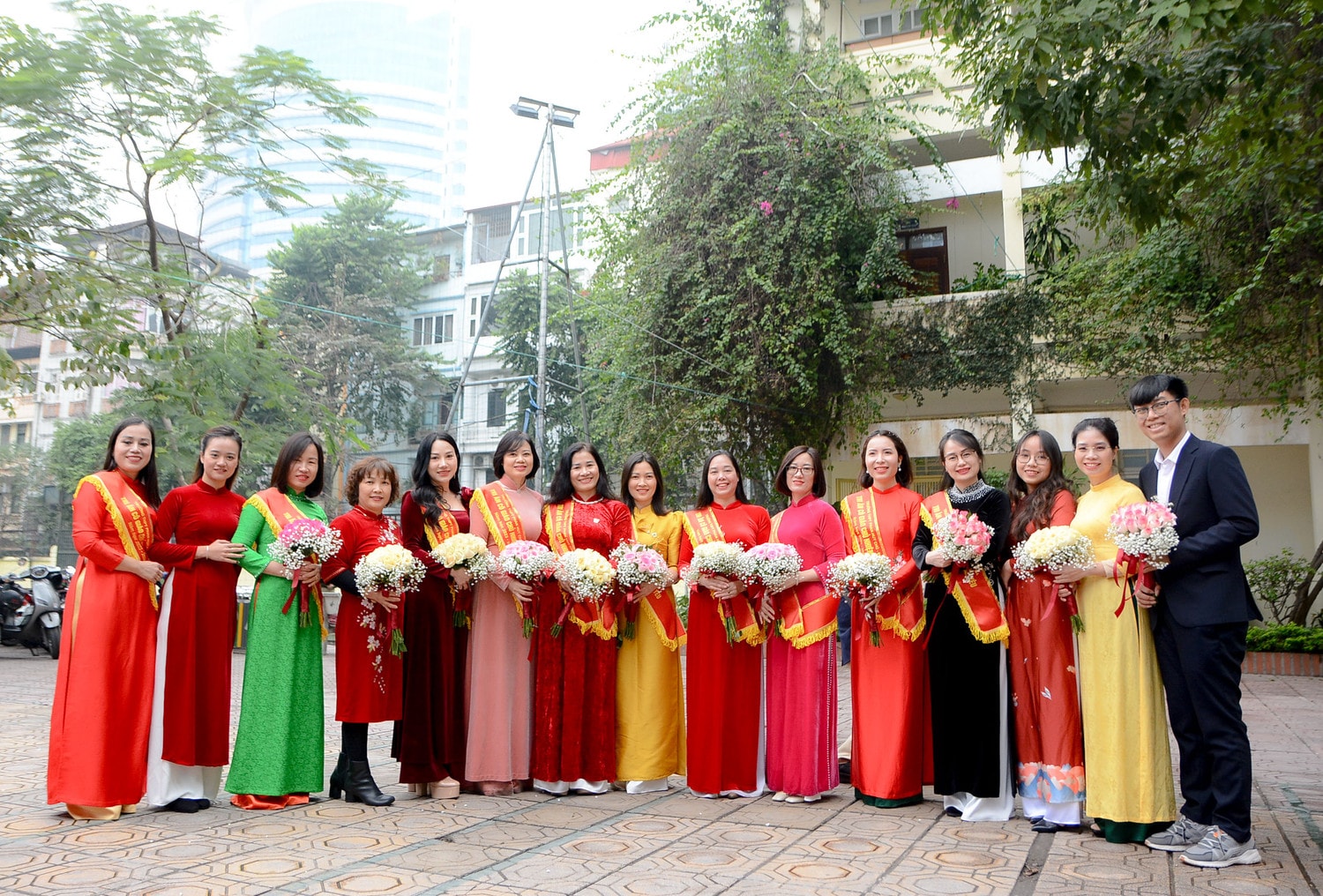 “Nồng nàn Tết ấm” trong Lễ hội Xuân yêu thương 2024 của Trường THPT Phan Huy Chú - Đống Đa -0