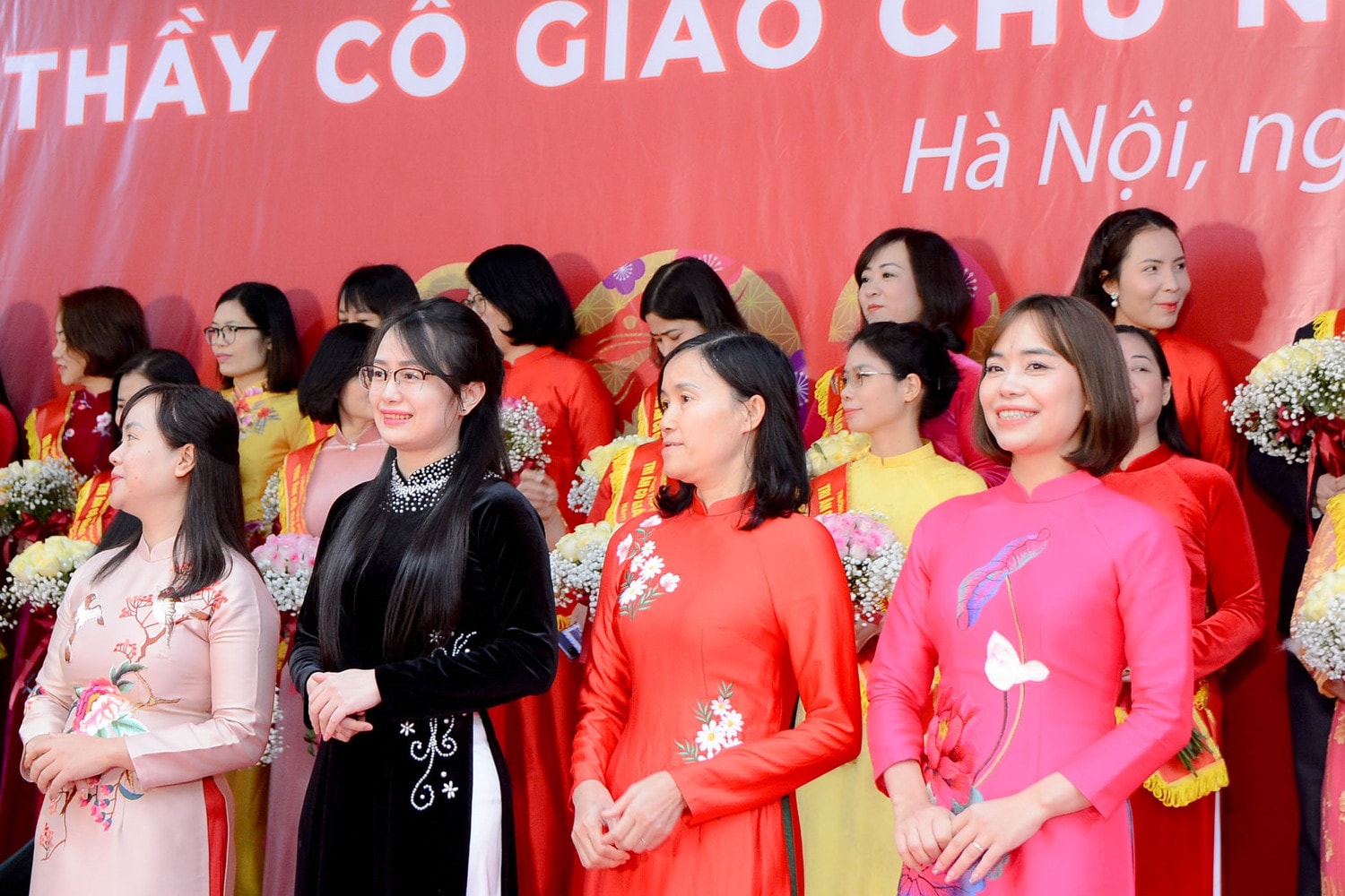 “Nồng nàn Tết ấm” trong Lễ hội Xuân yêu thương 2024 của Trường THPT Phan Huy Chú - Đống Đa -0