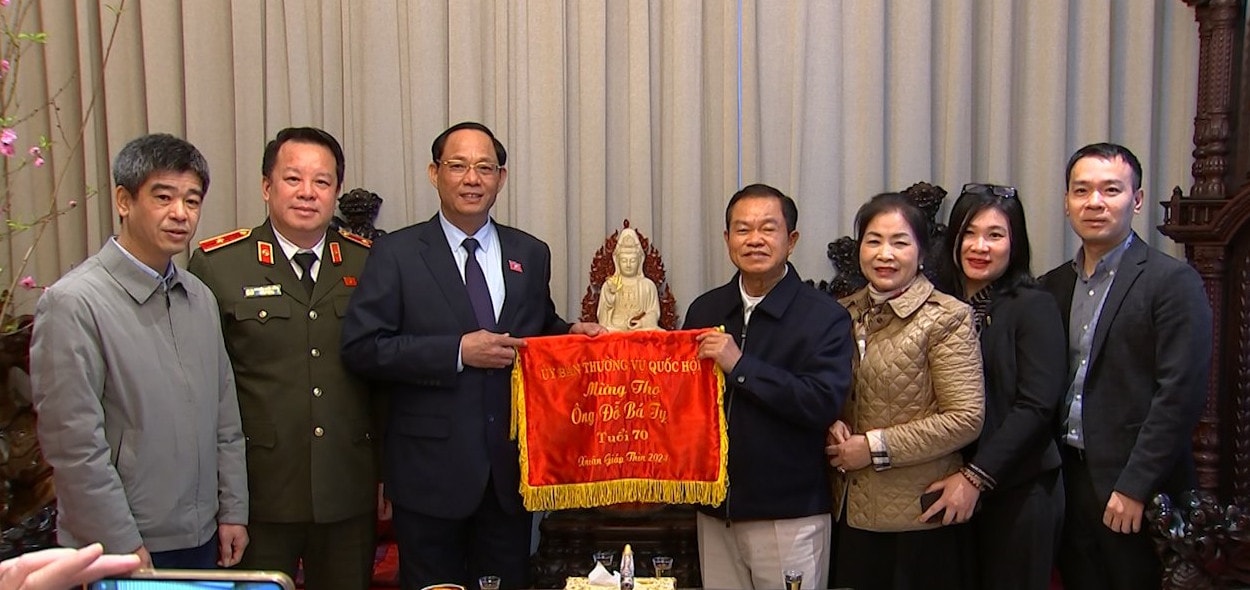 Phó Chủ tịch Quốc hội, Thượng tướng Trần Quang Phương thăm, chúc Tết nguyên Phó Chủ tịch Quốc hội Đỗ Bá Tỵ -0