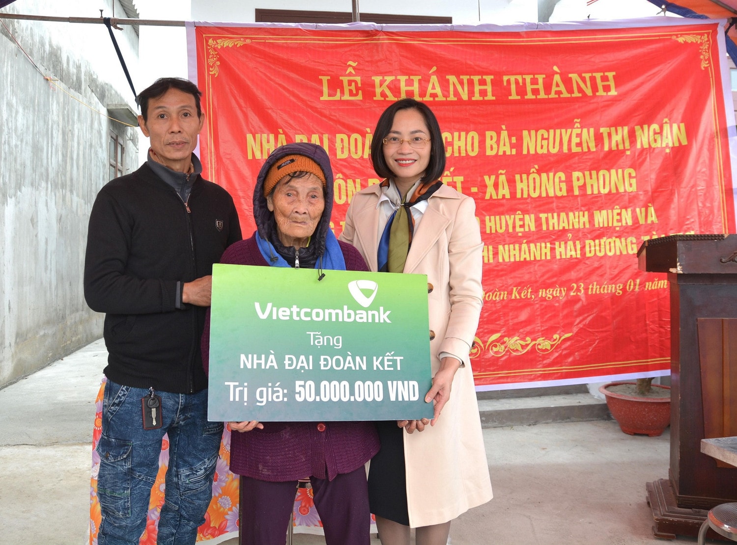 Vietcombank khánh thành nhiều ngôi nhà tặng người nghèo an cư đón Tết -0