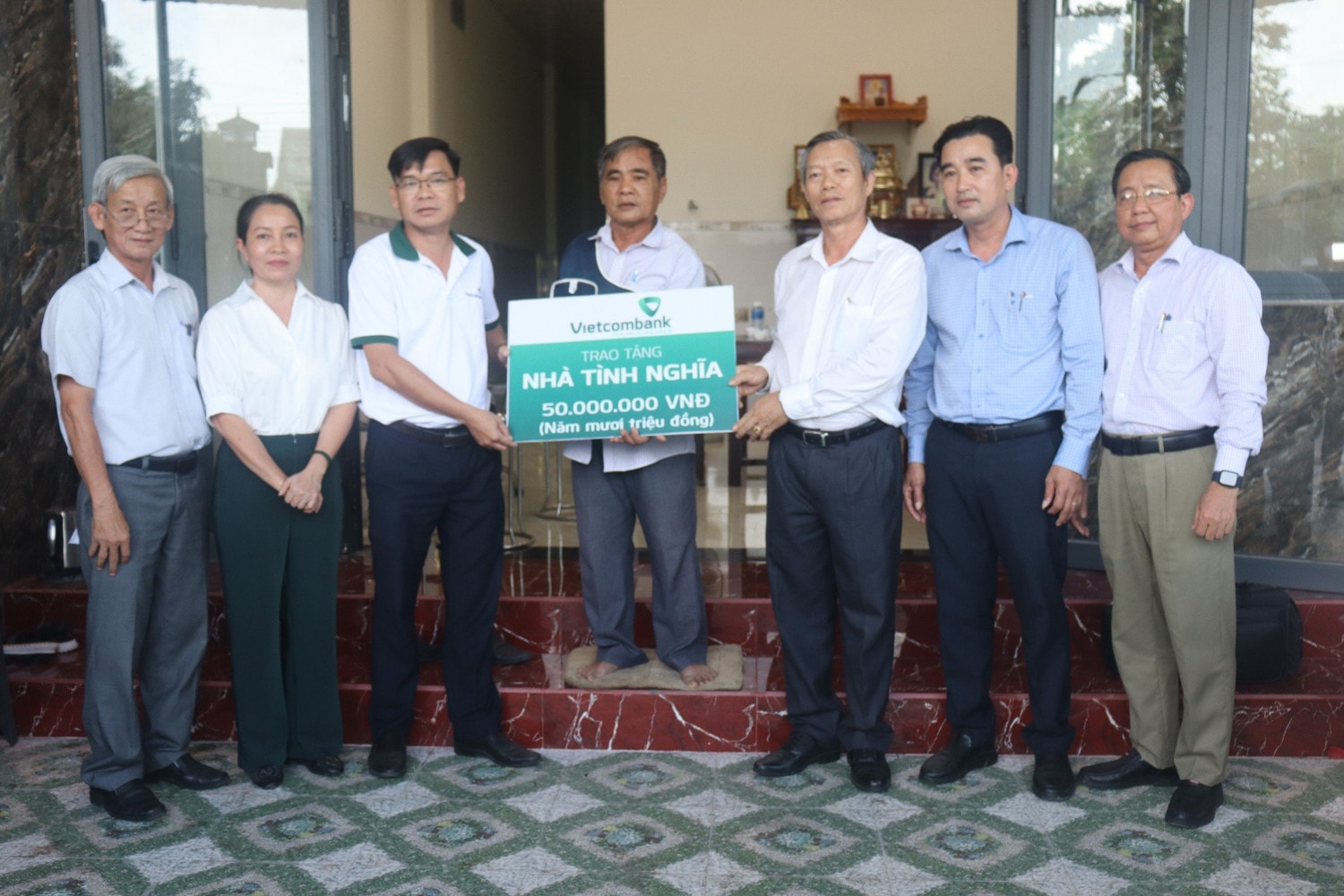 Vietcombank khánh thành nhiều ngôi nhà tặng người nghèo an cư đón Tết -0