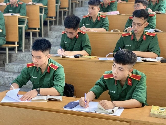 Các trường quân đội có thêm hai phương thức xét tuyển mới -0