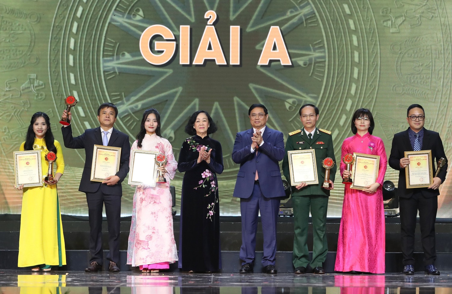 Lễ công bố và trao Giải Búa liềm vàng lần thứ 8 năm 2023 -0