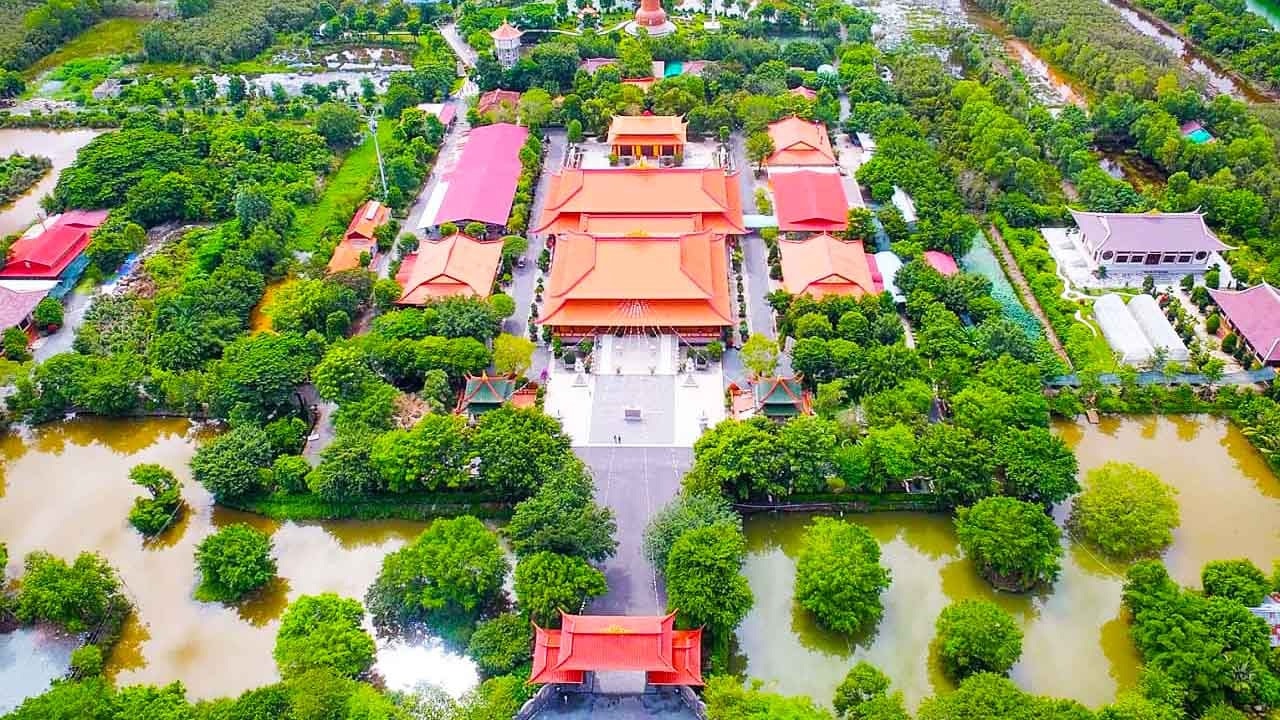 Ngọc trong đá