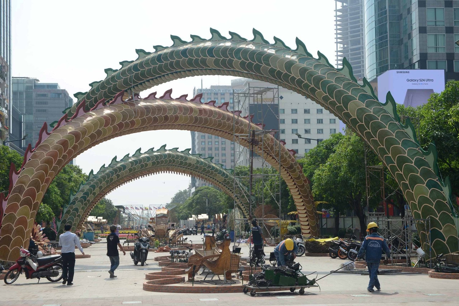 TP. Hồ Chí Minh: Đường hoa Nguyễn Huệ Tết 2024 sẽ đón khách tam quan từ 28 tháng Chạp -0