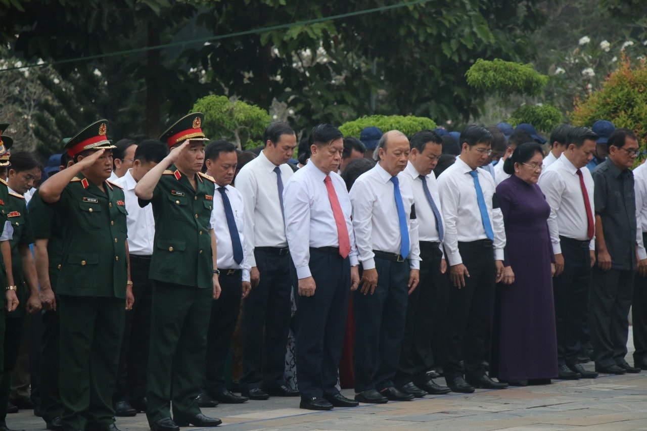 Trưởng Ban Tuyên giáo Trung ương Nguyễn Trọng Nghĩa thăm, chúc Tết tại Tây Ninh và TP. Hồ Chí Minh ảnh 10 Trưởng Ban Tuyên giáo Trung ương Nguyễn Trọng Nghĩa thăm, chúc Tết tại Tây Ninh và TP. Hồ Chí Minh