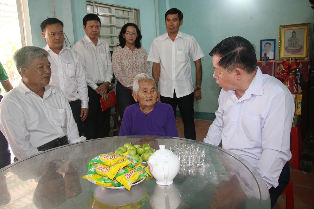 Trưởng Ban Tuyên giáo Trung ương Nguyễn Trọng Nghĩa thăm, chúc Tết tại Tây Ninh và TP. Hồ Chí Minh ảnh 7 Trưởng Ban Tuyên giáo Trung ương Nguyễn Trọng Nghĩa thăm, chúc Tết tại Tây Ninh và TP. Hồ Chí Minh