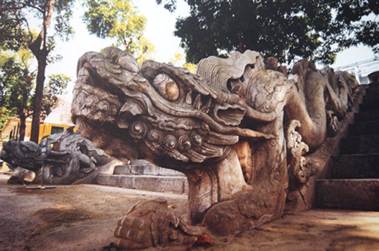Bộ thành bậc điện Kính Thiên. Nguồn: TL