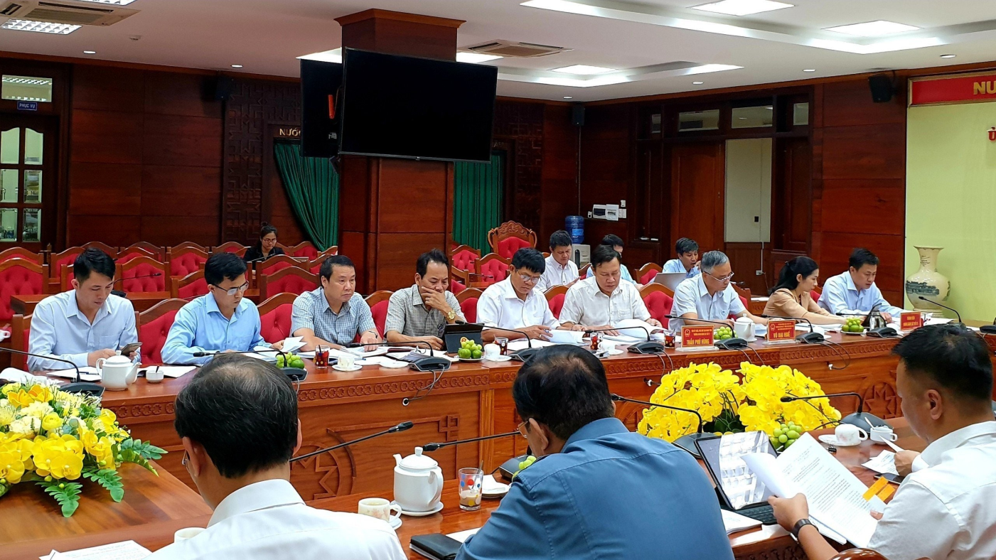 Đoàn giám sát Thường trực HĐND tỉnh Đắk Lắk làm việc với UBND tỉnh - ảnh T. Hương
