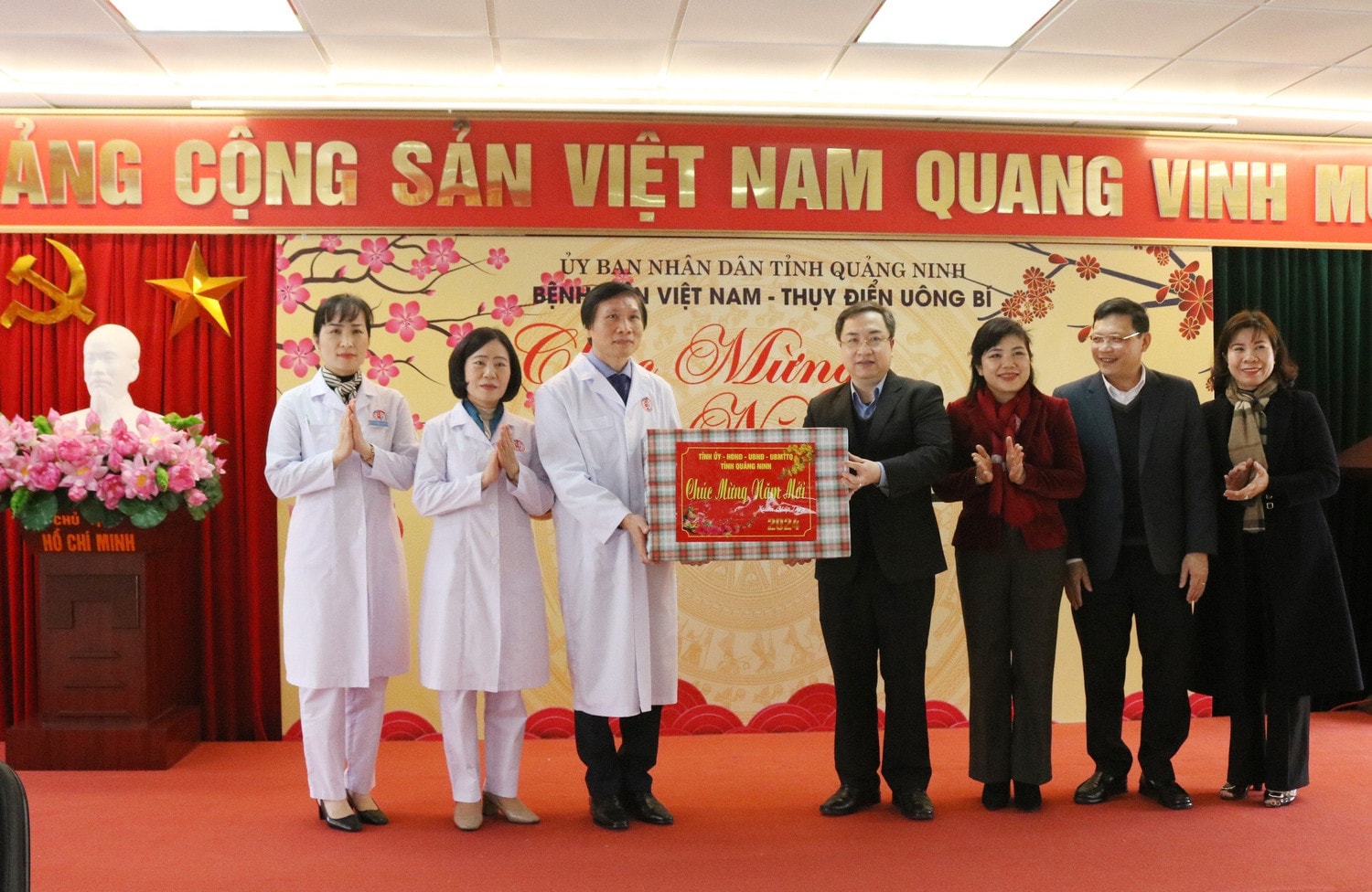 Chuyện ghi ngày cuối năm ở Bệnh viện Việt Nam – Thụy Điển Uông Bí -0