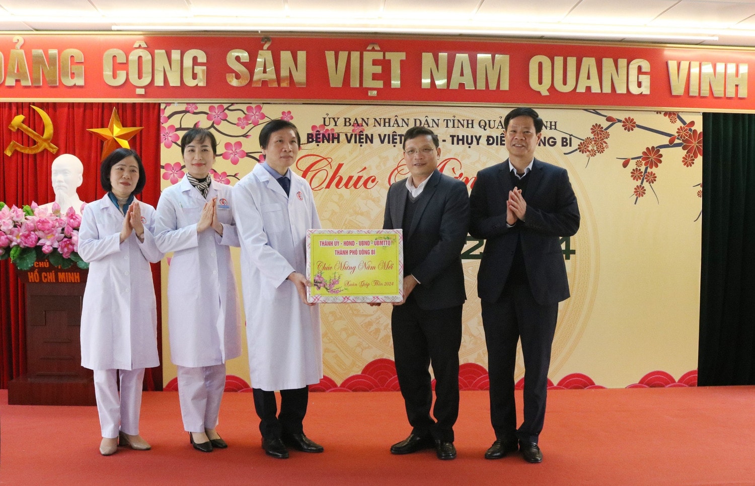 Chuyện ghi ngày cuối năm ở Bệnh viện Việt Nam – Thụy Điển Uông Bí -0
