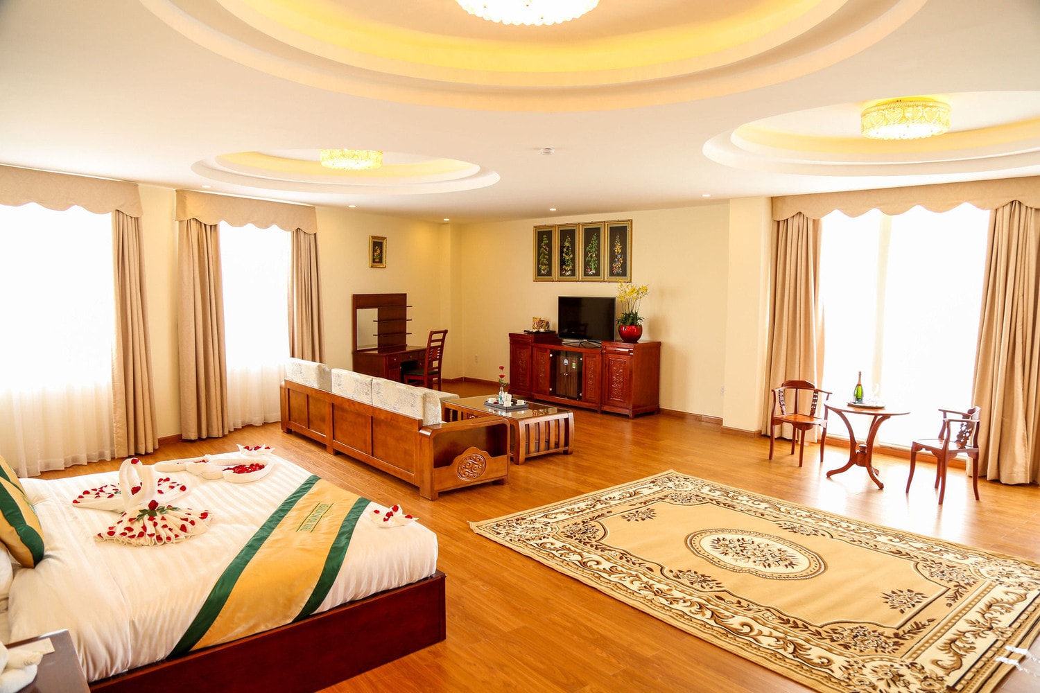 Thủy Hoàng Nguyên Resort là một trong những resort ở Đà Lạt cung cấp không gian nghỉ dưỡng sang trọng với đầy đủ các tiện ích