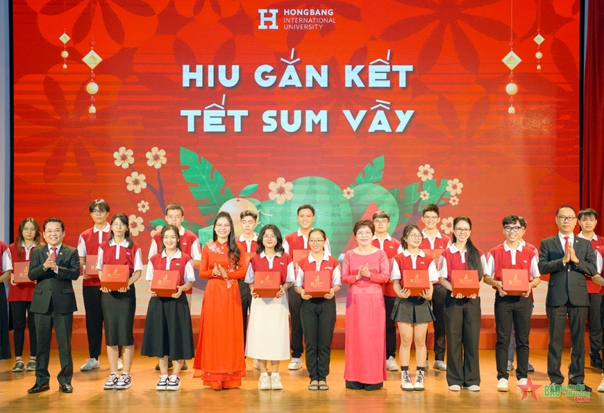TP. Hồ Chí Minh: Nhiều hoạt động ý nghĩa chăm lo ngày Tết cho sinh viên khó khăn -0