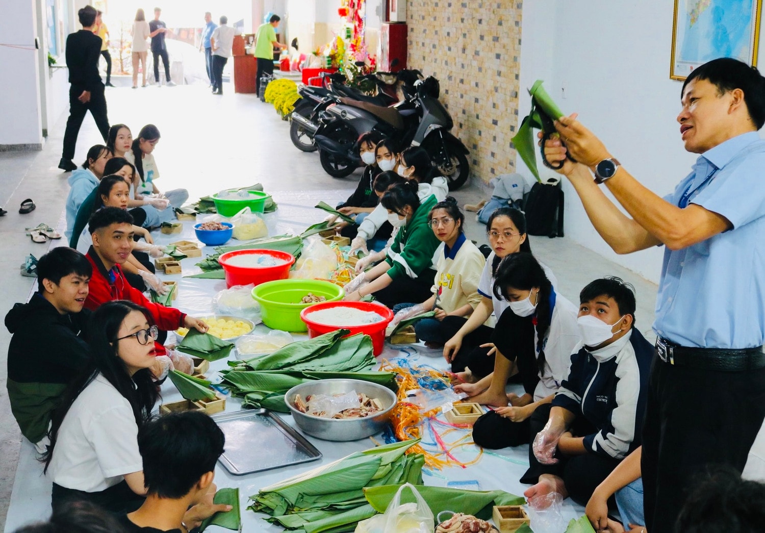 TP. Hồ Chí Minh: Nhiều hoạt động ý nghĩa chăm lo ngày Tết cho sinh viên khó khăn -0
