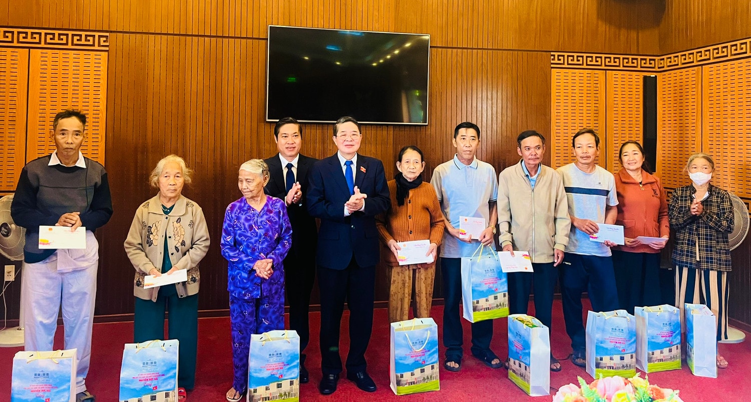 Phó Chủ tịch Quốc hội Nguyễn Đức Hải dâng hương, thăm, chúc Tết tại tỉnh Quảng Nam và TP Đà Nẵng. -3