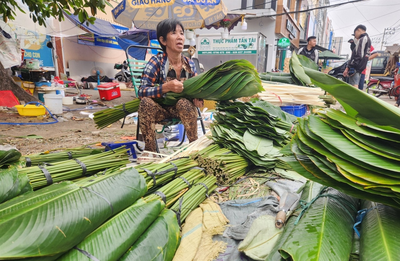 TP. Hồ Chí Minh: Chợ lá dong lâu đời nhất Tết này ra sao?  -0