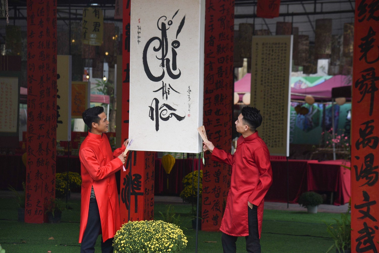 Rộn ràng xin chữ tại Hội chữ Xuân Giáp Thìn 2024 -0