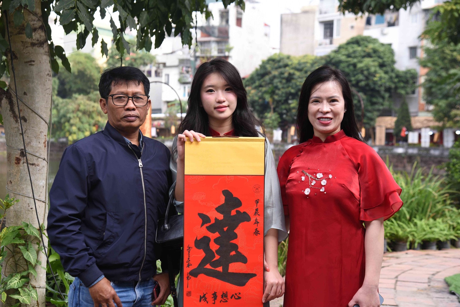 Rộn ràng xin chữ tại Hội chữ Xuân Giáp Thìn 2024 -0