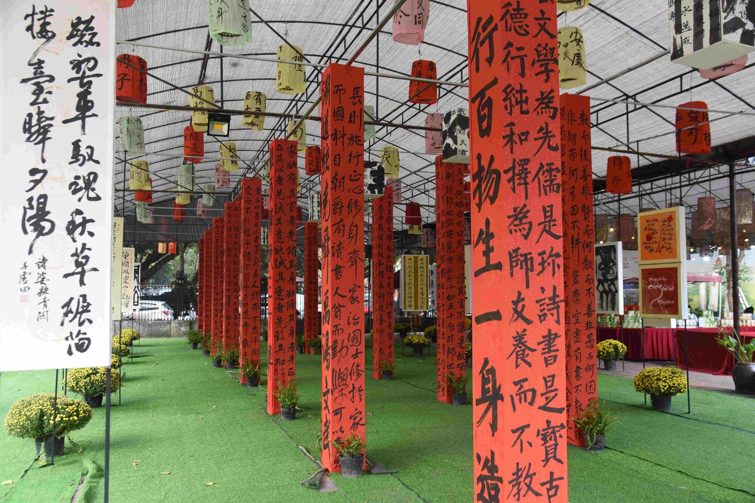 Rộn ràng xin chữ tại Hội chữ Xuân Giáp Thìn 2024 -0