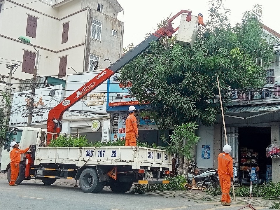 27 Công ty điện lực tỉnh, thành phố trực thuộc EVNNPC đã lập và thực hiện kế hoạch, đảm bảo điện cho sản xuất và tiêu dùng. Ảnh: EVNNPC EVNNPC sẵn sàng phương án bảo đảm cung cấp điện trong dịp Tết Nguyên Đán Giáp Thìn -0
