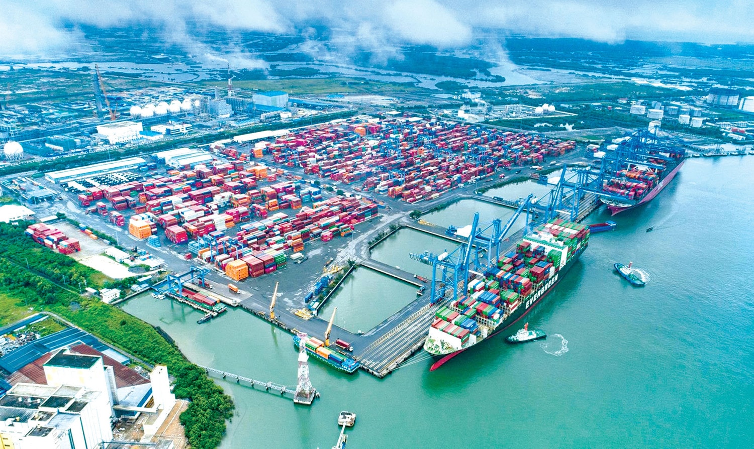 Duy trì đà tăng trưởng, kỳ vọng bứt phá trong năm 2024 -0