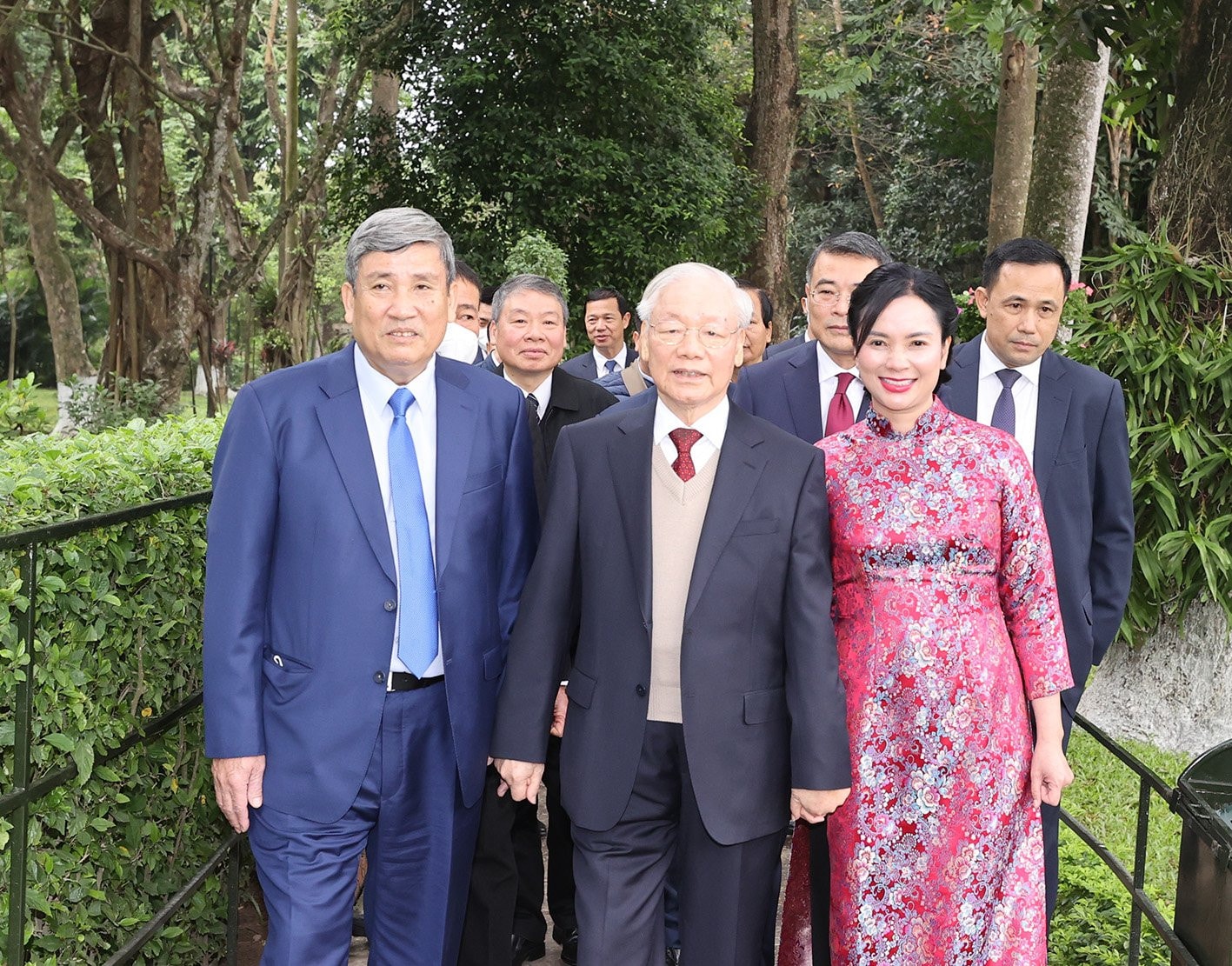 Tổng Bí thư Nguyễn Phú Trọng dâng hương tưởng niệm Chủ tịch Hồ Chí Minh tại Nhà 67 -0