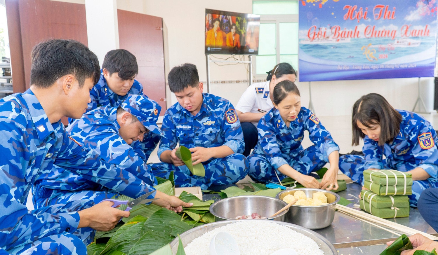 Bánh chưng của các đội đều có hình thức đẹp, bảo đảm về chất lượng và định lượng theo đúng tiêu chuẩn