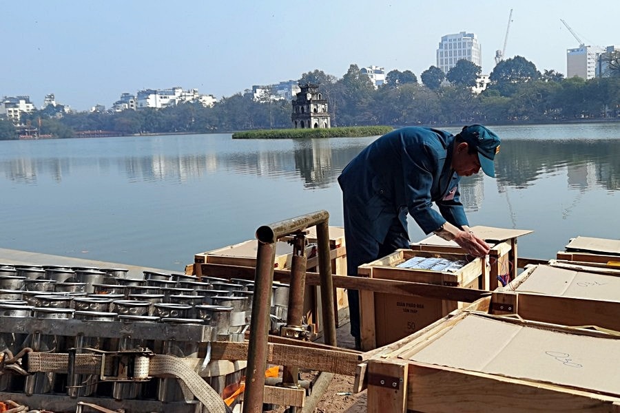 Triển khai phương án bảo vệ trận địa pháo hoa hồ Hoàn Kiếm -0