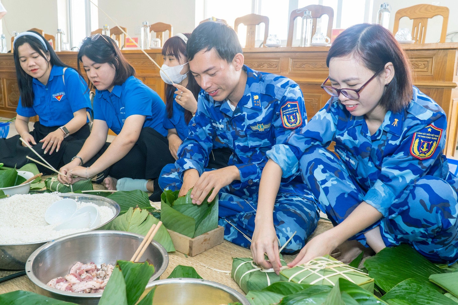 Tham gia “Gói bánh chưng xanh” nhân dịp Tết Nguyên Đán Giáp Thìn năm 2024 có 4 đội thi đến từ các cơ quan, đơn vị thuộc Vùng Cảnh sát biển 3