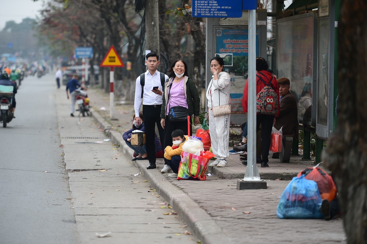 Hà Nội: Người dân hối hả về quê ăn Tết Nguyên đán -0