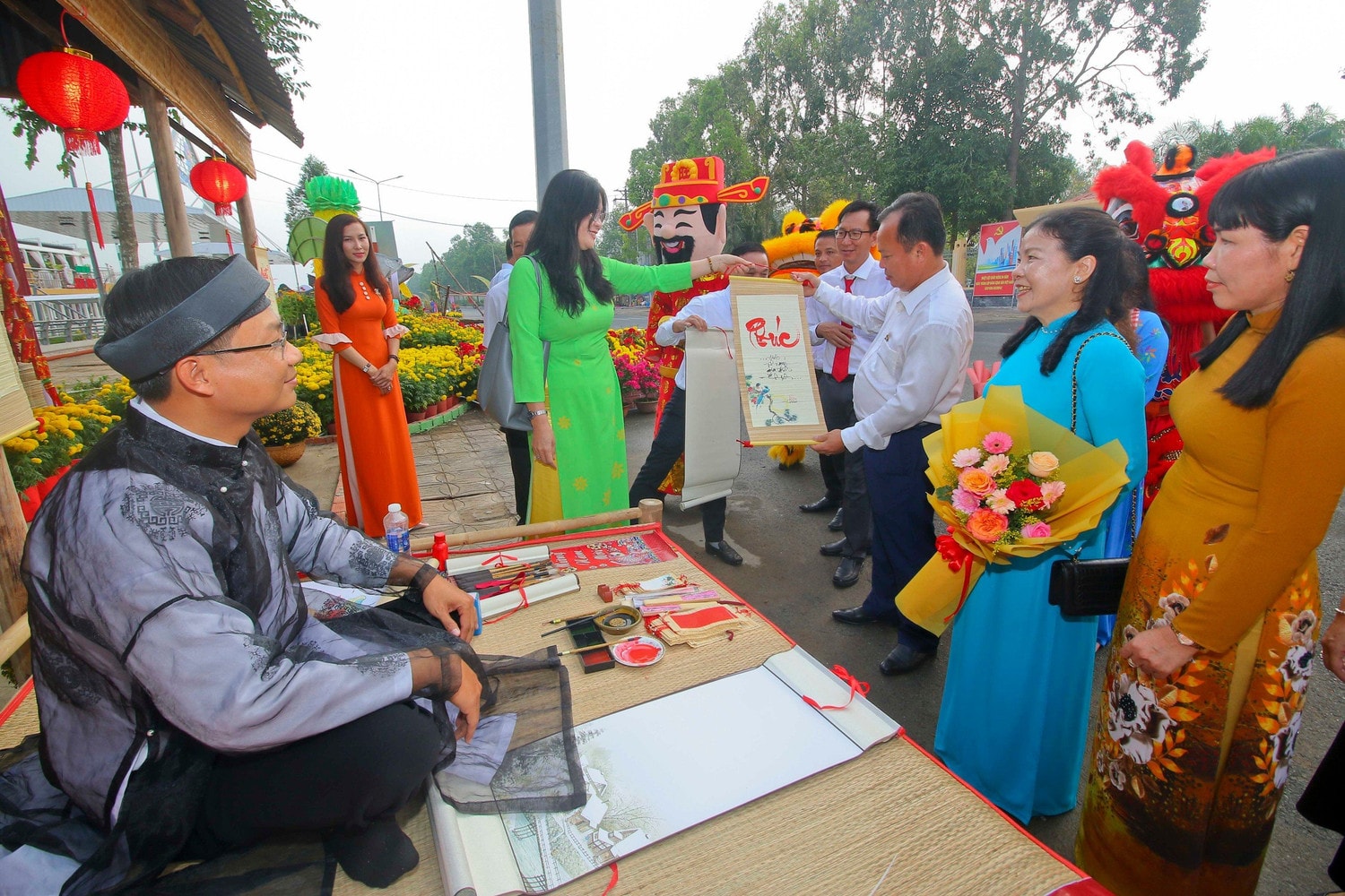 Hậu Giang- Cần Thơ: Khai mạc đường hoa xuân mừng năm mới Giáp Thìn -0