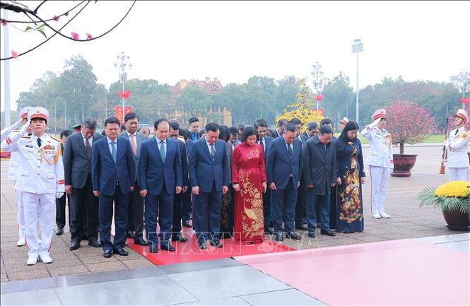 Lãnh đạo Đảng, Nhà nước vào Lăng viếng Bác nhân dịp Tết Giáp Thìn 2024 -0