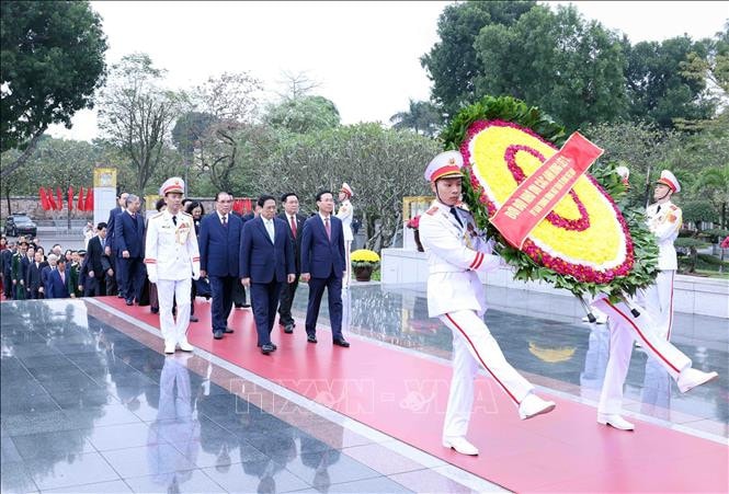 Lãnh đạo Đảng, Nhà nước tưởng niệm các Anh hùng Liệt sỹ nhân dịp Tết Nguyên đán -0