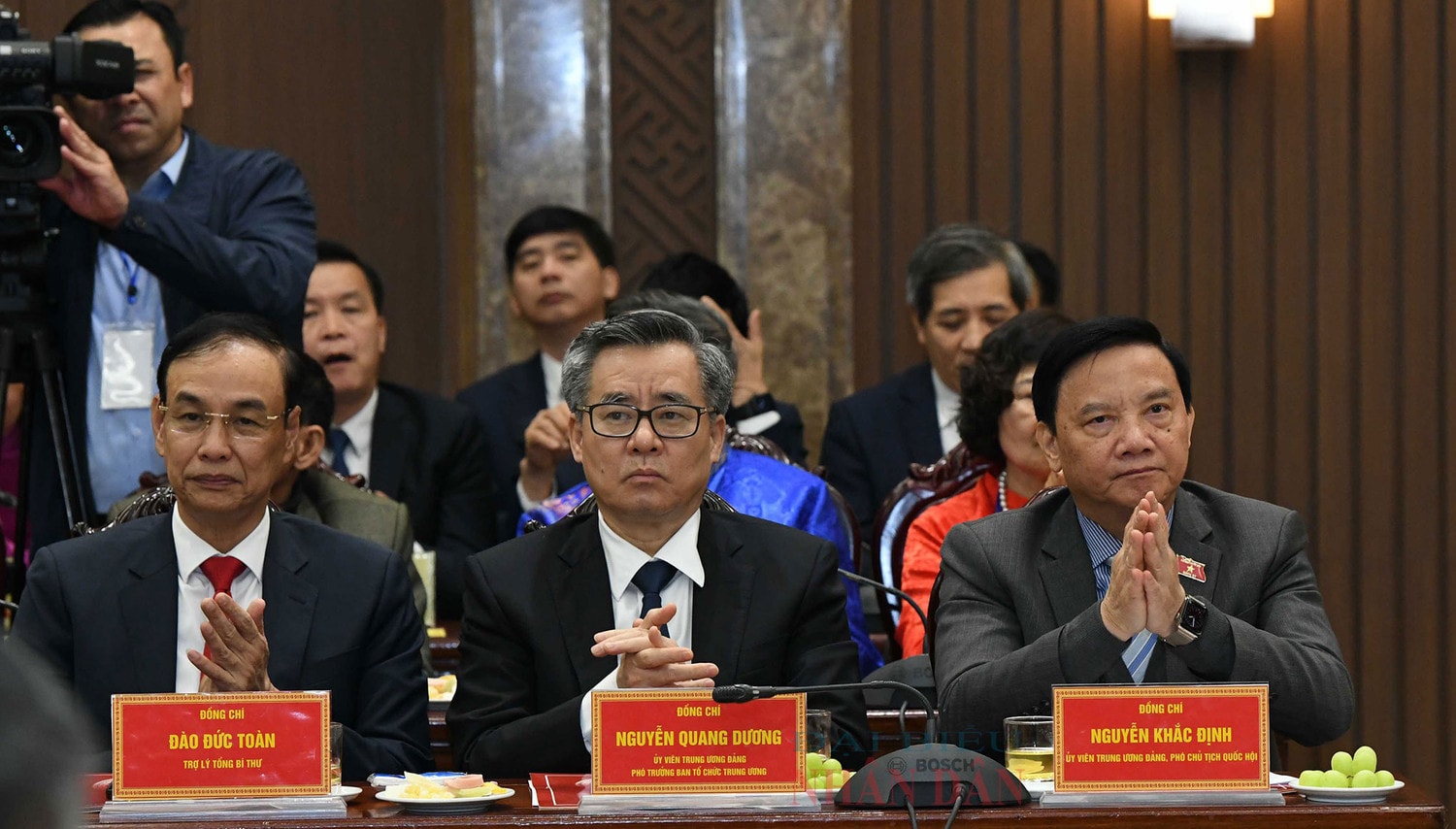 Chủ tịch Quốc hội Vương Đình Huệ thăm, chúc Tết Đảng bộ, chính quyền và Nhân dân Thủ đô Hà Nội -0
