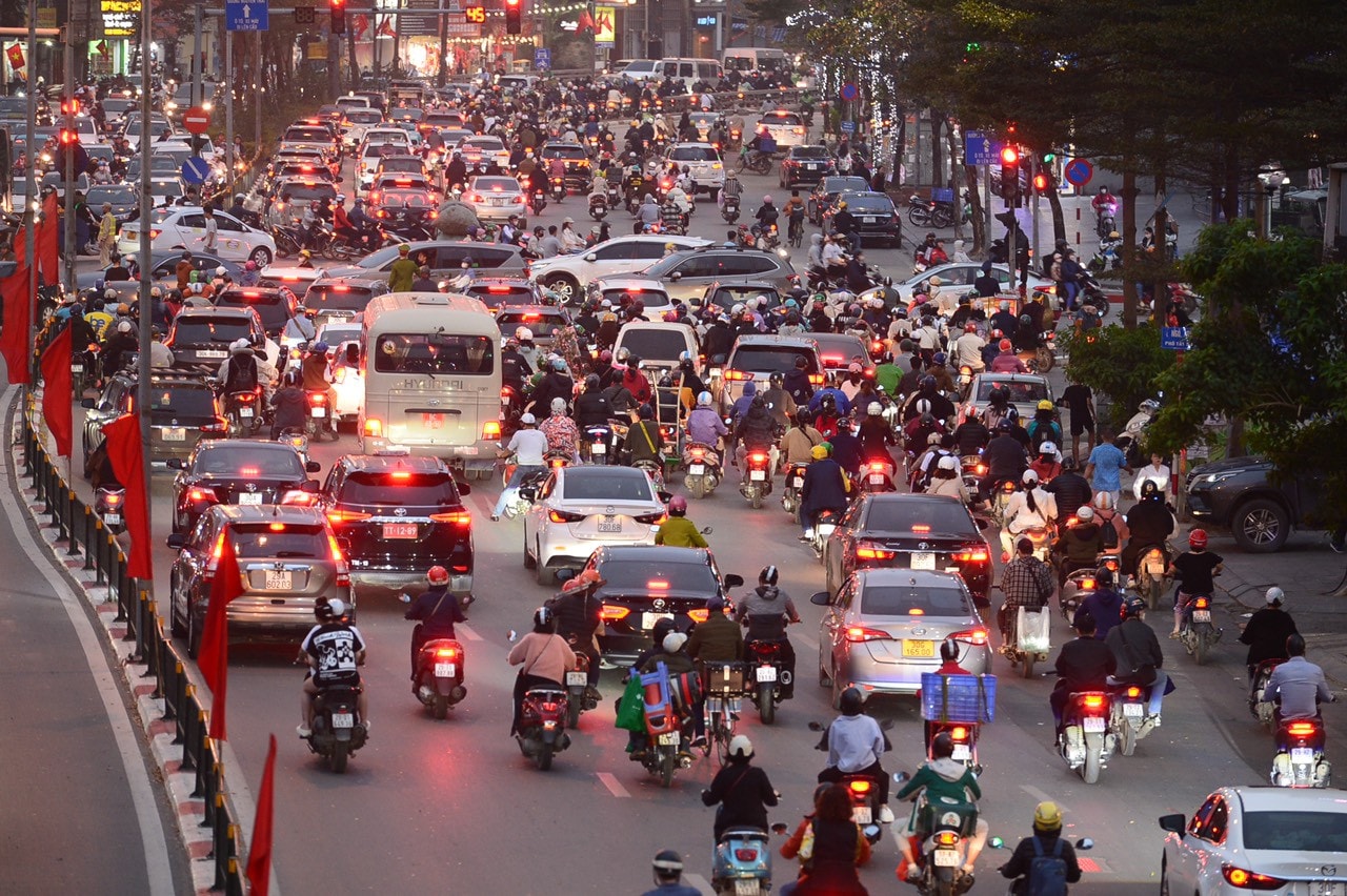 Hà Nội: Người dân hối hả về quê ăn Tết Nguyên đán -0