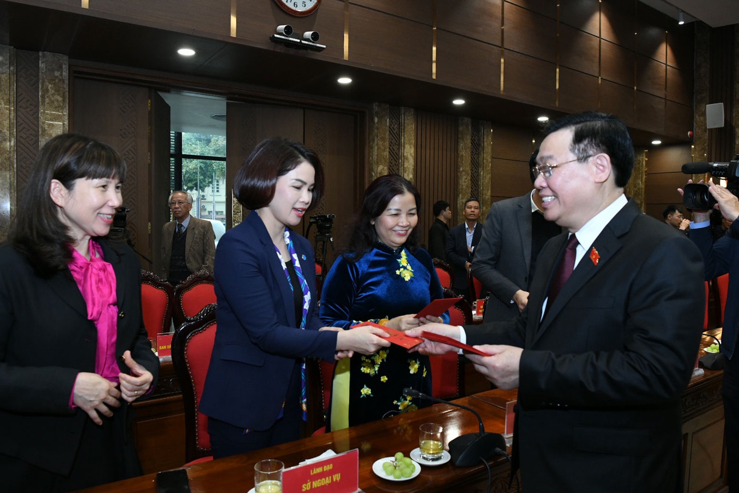 Chủ tịch Quốc hội Vương Đình Huệ thăm, chúc Tết Đảng bộ, chính quyền và Nhân dân Thủ đô Hà Nội -0