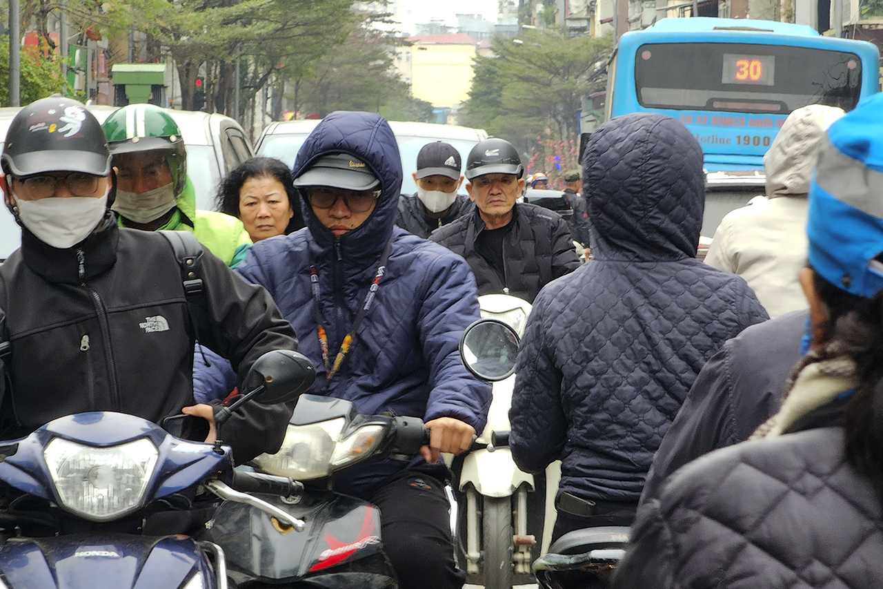 Đường vành đai 3 Hà Nội ùn tắc kéo dài trong ngày làm việc cuối cùng năm Quý Mão -0