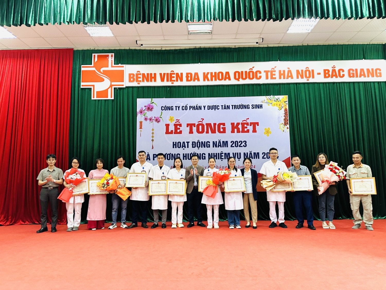 Bệnh viện Đa khoa Quốc tế Hà Nội – Bắc Giang tổ chức hội nghị tổng kết hoạt động năm 2023 và triển khai phương hướng nhiệm vụ năm 2024 -0