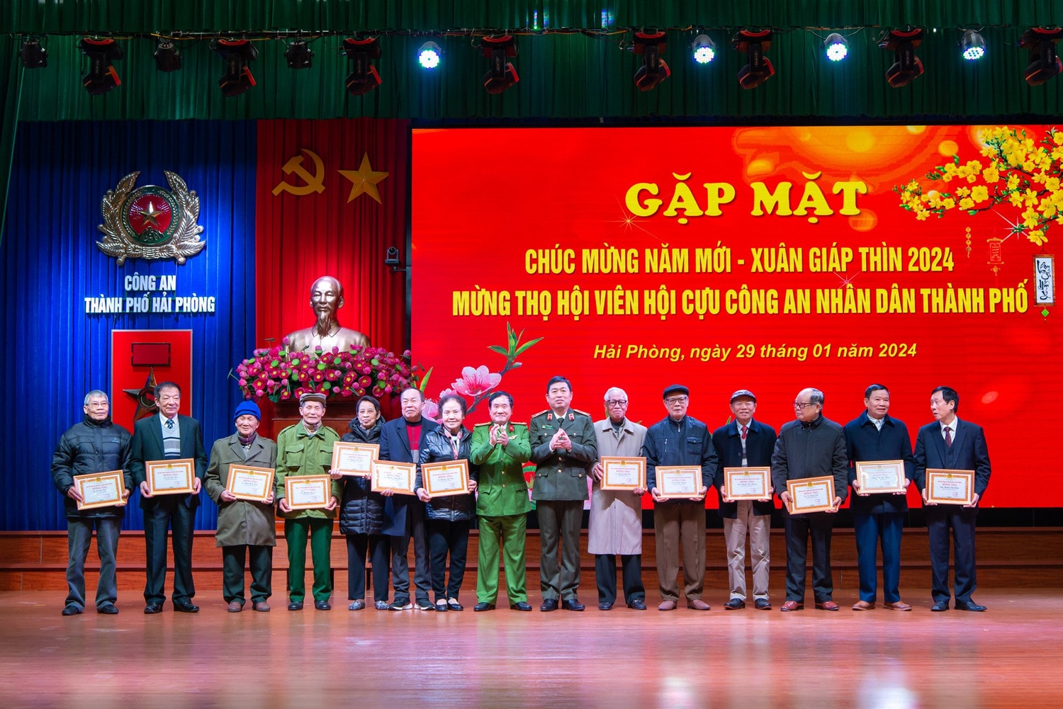 Công an TP. Hải Phòng thực hiện chương trình công tác công an, tập trung bảo vệ Tết Nguyên đán Giáp Thìn -0