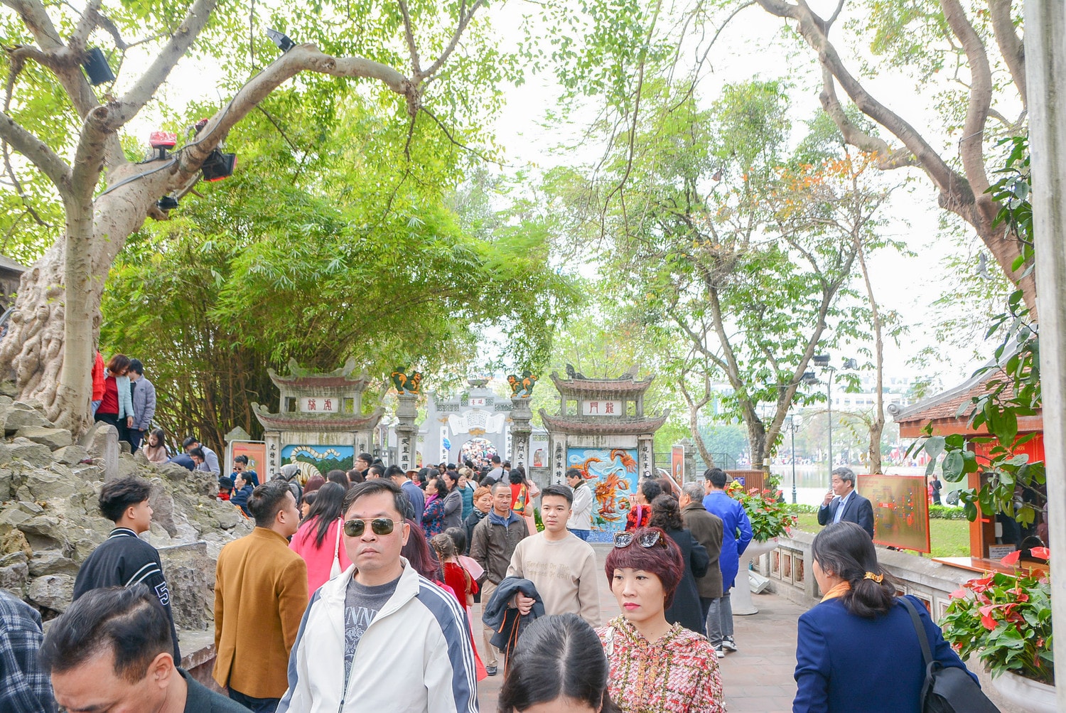 Hà Nội: Tấp nập dòng người du xuân tới đền Ngọc Sơn -0